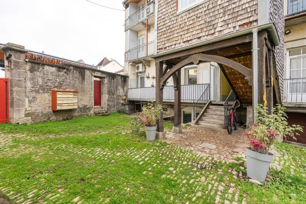 Superbe Appartement Avec Parking Gratuit Lons-le-Saunier Eksteriør billede