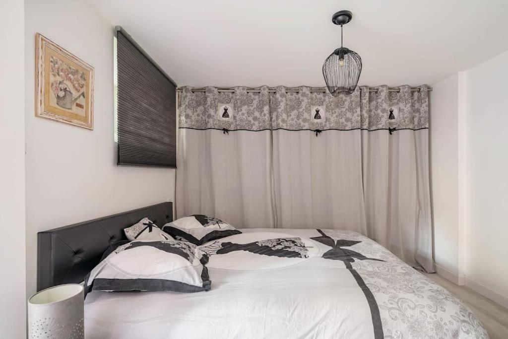Superbe Appartement Avec Parking Gratuit Lons-le-Saunier Eksteriør billede