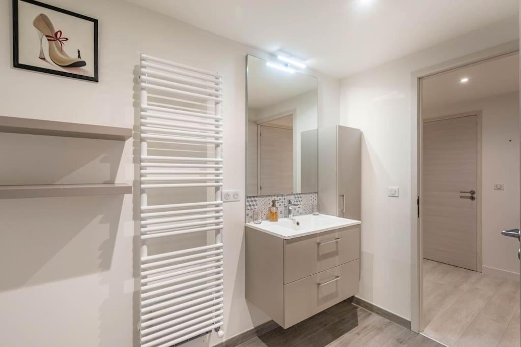 Superbe Appartement Avec Parking Gratuit Lons-le-Saunier Eksteriør billede
