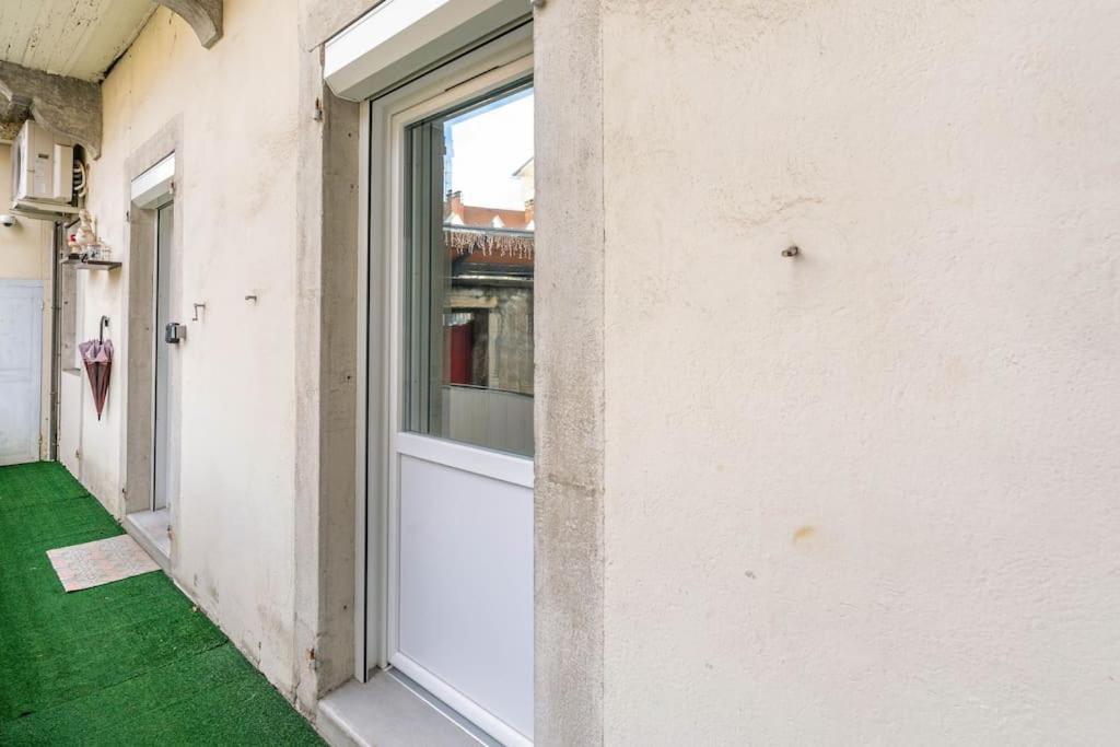 Superbe Appartement Avec Parking Gratuit Lons-le-Saunier Eksteriør billede